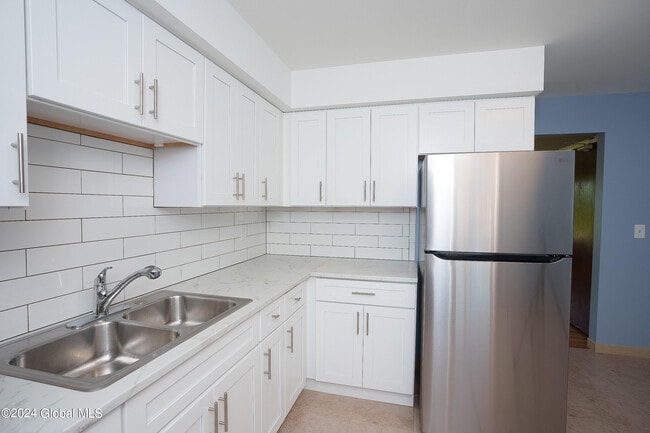 Building Photo - 35 McAlpin St
