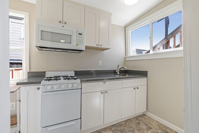 Foto del edificio - 1530 Minturn St - Studio | 1 bath | Lower rear unit