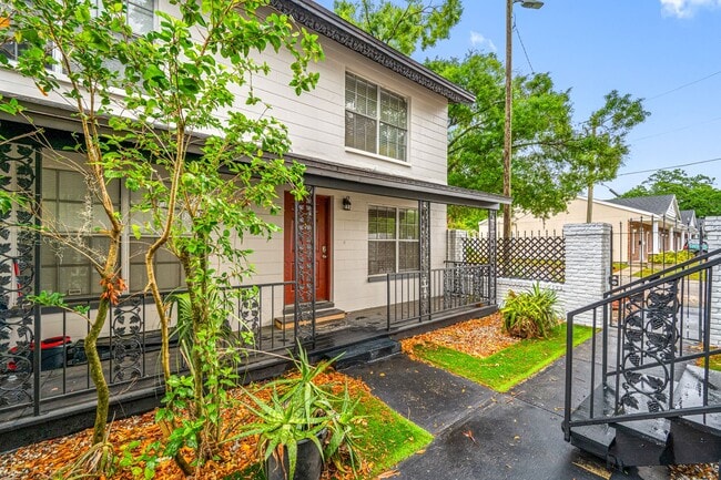 Renovated Seminole Heights Townhome with Laundry Included - Renovated Seminole Heights Townhome with Laundry Included