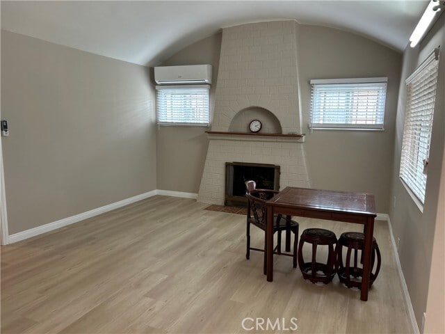 Foto del edificio - 2249 Harwood St