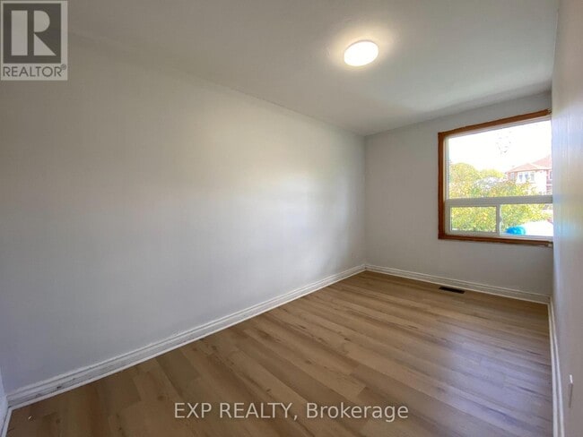 Building Photo - 6 Deblyn Dr