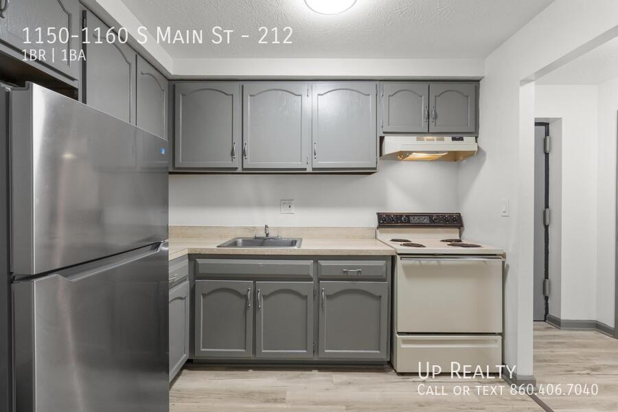 Primary Photo - 1150-1160 S Main St-212