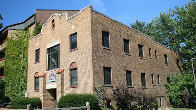 Building Photo - 2104 University Ave