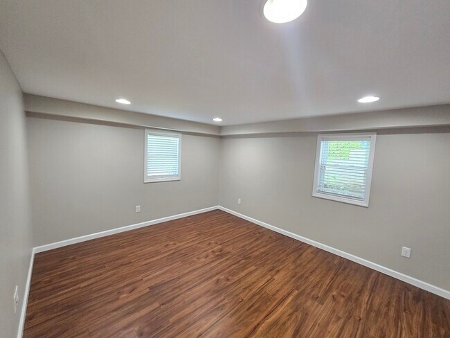 Foto del edificio - 4094 University Dr