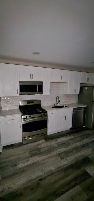 Primary Photo - 3302 W Belvedere Ave