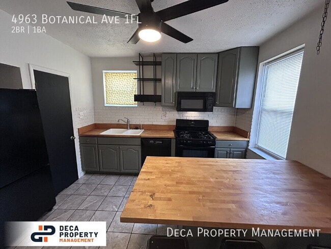Foto del edificio - 4963 Botanical Ave