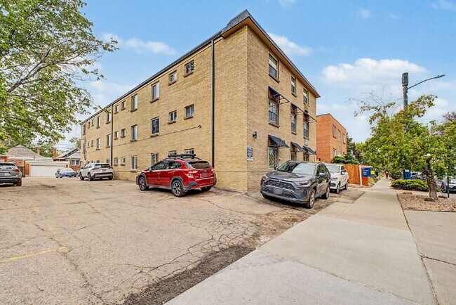 Foto del edificio - North Washington park one bedroom / one bath Apartment  for rent
