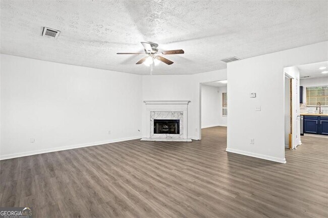 Foto del edificio - 5812 Wind Gate Ln