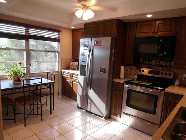 Building Photo - 2402 Antigua Cir