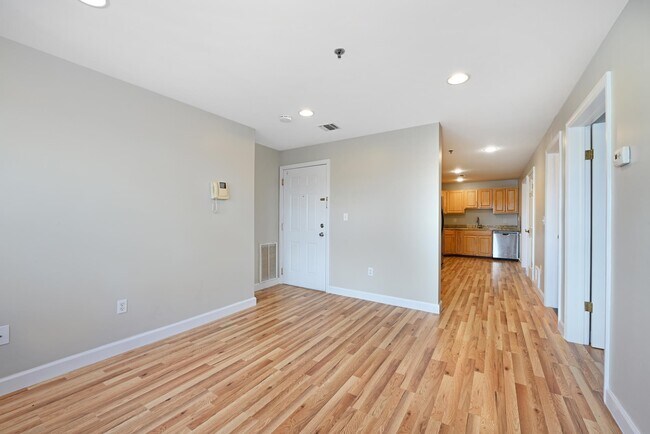 Building Photo - 413-415 9th St