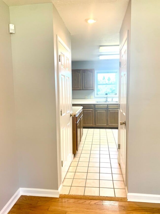 Building Photo - NEWLY Renovated 3 BED/2 BA Home!