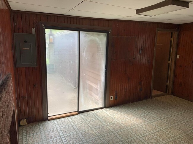 Foto del edificio - 5204 N Harlan Ave