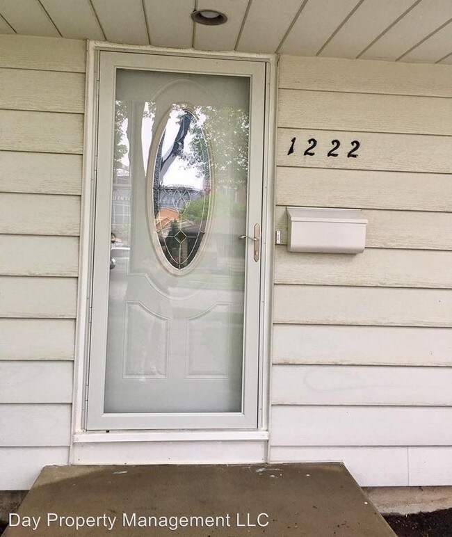 Building Photo - 4 br, 1.5 bath House - 1222 Thorndale St.
