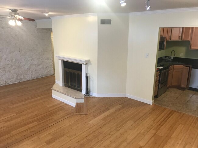 Living Room - 322 N Boyle Ave