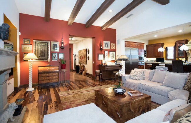 Building Photo - Luxurious Tuscan Villa - 3/3.5 Includes Private Casita in Goleta Bluffs!