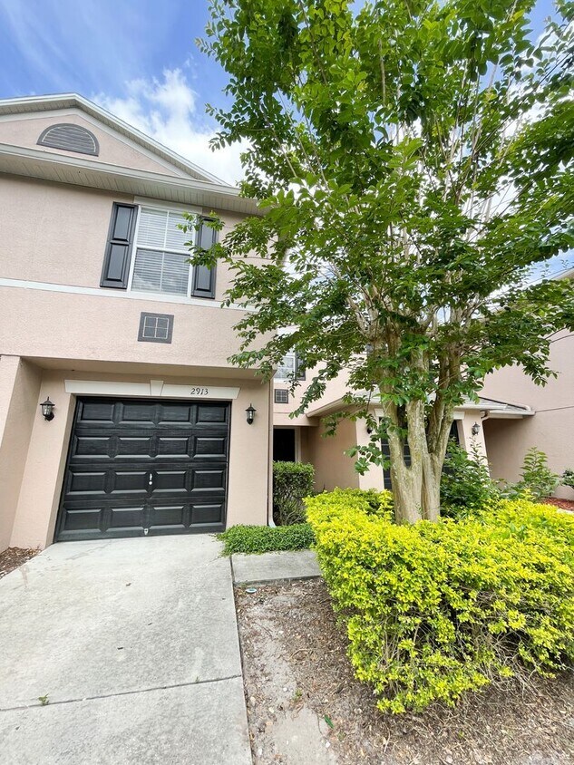 Primary Photo - Beautiful 3bed 2.5 bath Townhome in the he...