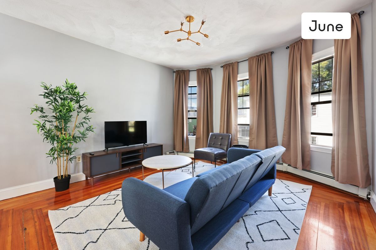 Primary Photo - 10 Norton Street