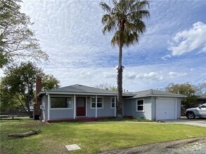 Building Photo - 2581 Buena Vista Ave