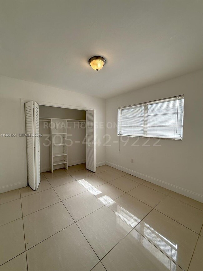 Foto del edificio - 4410 W Flagler St