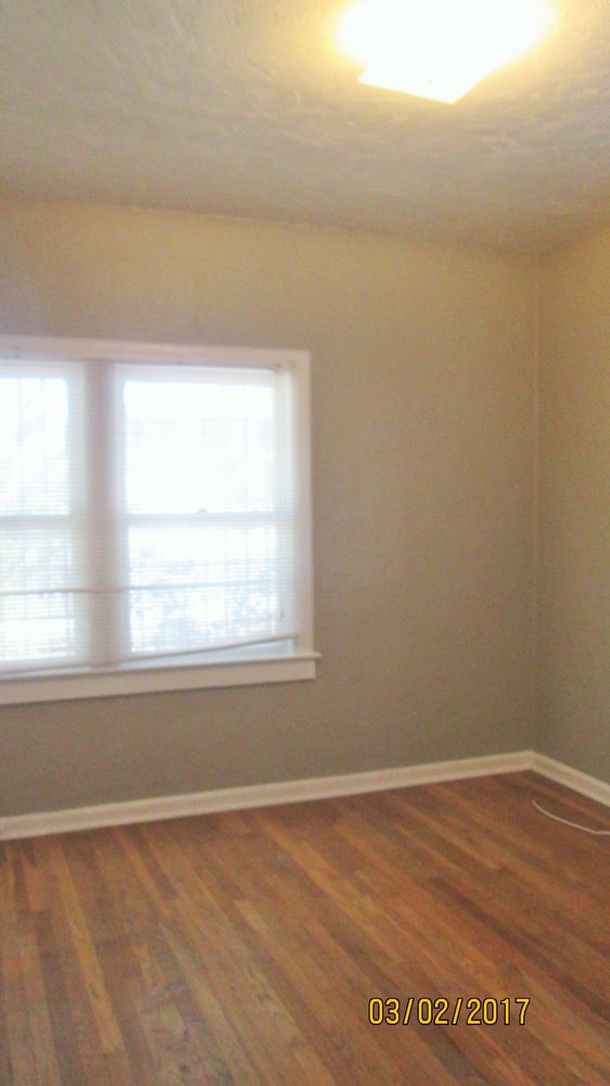 Building Photo - CENTRAL: 2 BR 1 BTH
