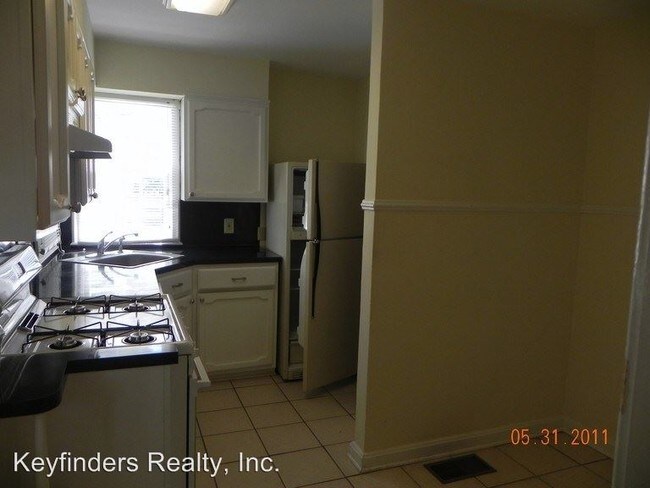 Building Photo - 925 Rittiner Dr