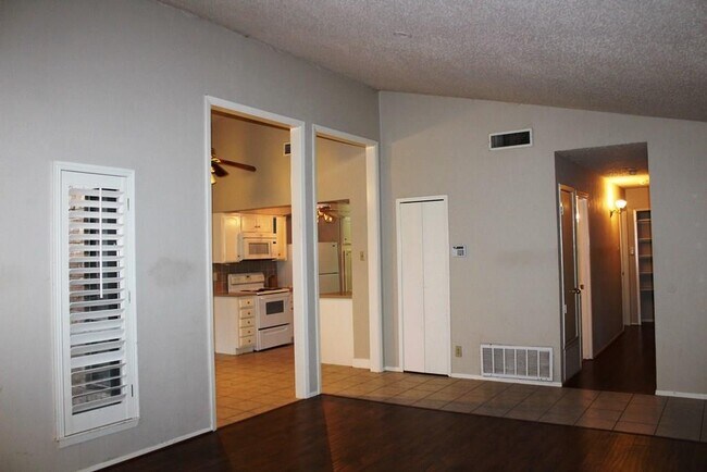 Foto del edificio - 2812 Lemmontree Ln