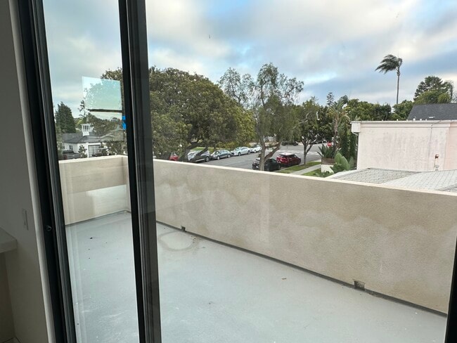 Building Photo - 256 B Ave