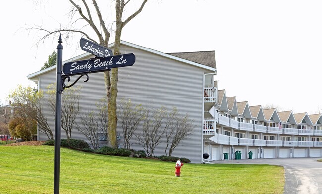 Building Photo - Summit Lake Apartments and Townhomes