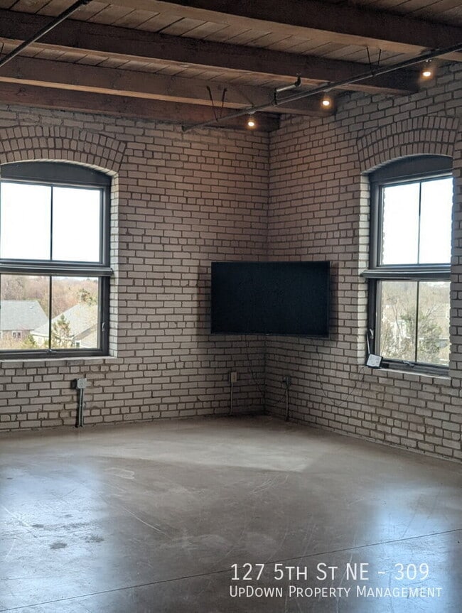 Foto del edificio - 127 5th St NE