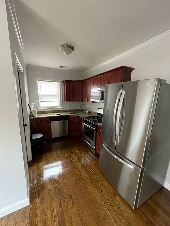 Building Photo - 620 Walk Hill St