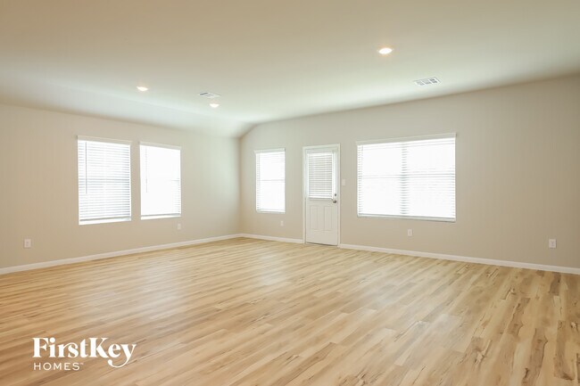 Building Photo - 6727 Hatchery Way
