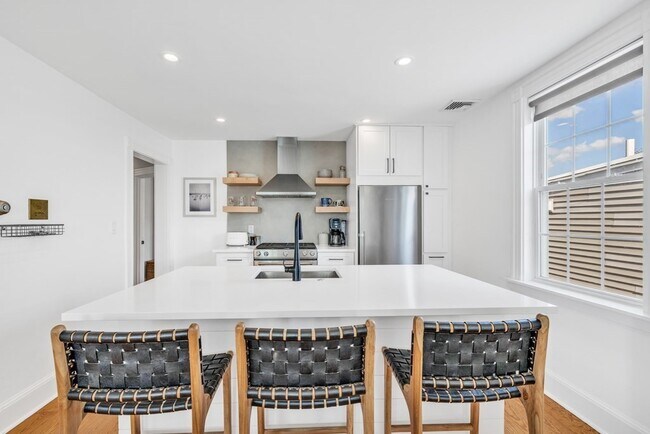 Foto del edificio - 466 E 7th St