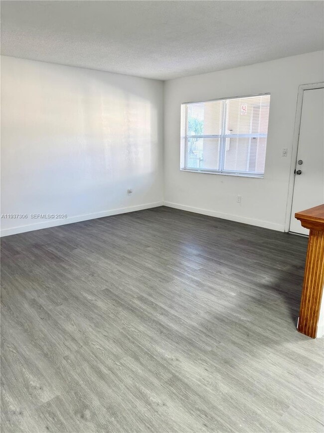 Foto del edificio - 7505 SW 82nd St