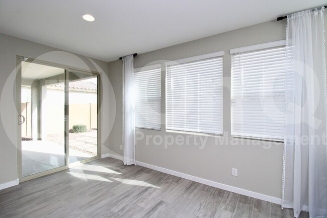 Building Photo - 4119 N 93rd Ln