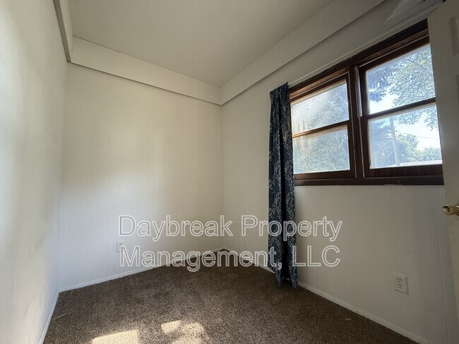 Foto del edificio - 1228 10th St N