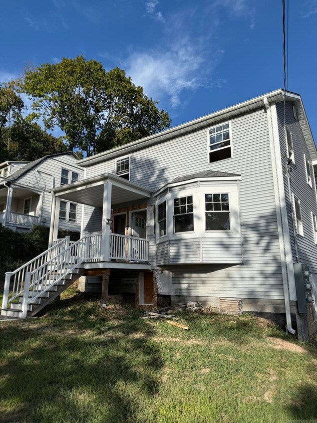 Primary Photo - 1285 Townsend Ave