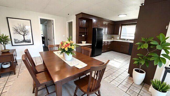 Foto del edificio - 3 Bedroom 2 Bathroom Available in Elizabet...