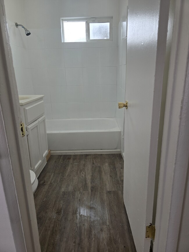 Bathroom - 10210 S Main St