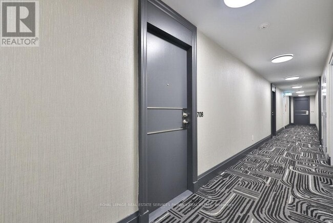 Building Photo - 30 Grand Trunk Crescent