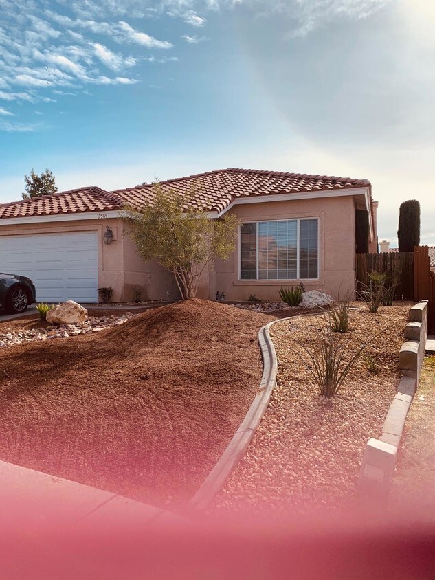 Foto principal - 17589 Hudson Dr