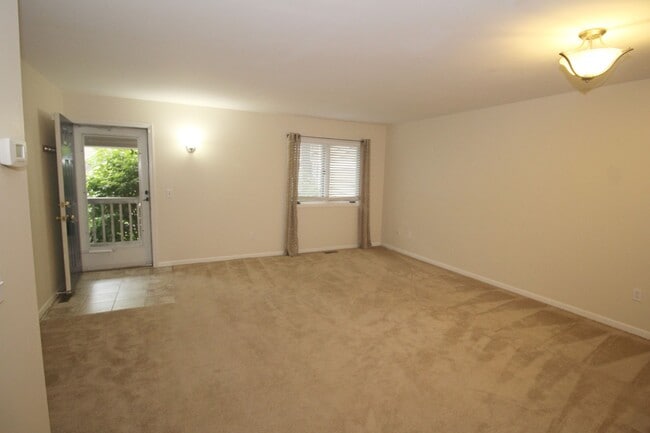 Building Photo - 7 Glenrock