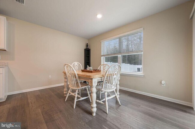 Foto del edificio - 504 Currant Cir