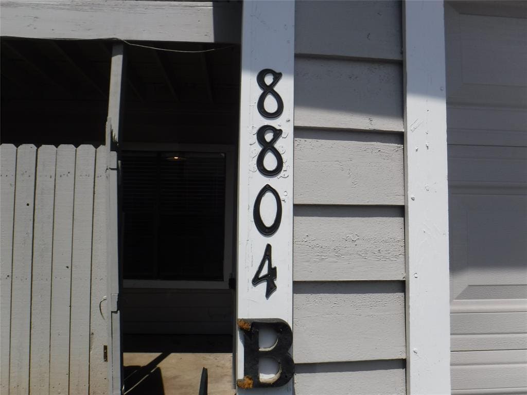 Primary Photo - 8804 Schick Rd