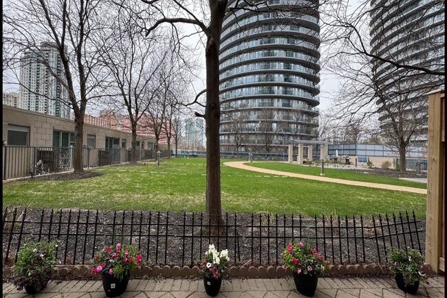 Building Photo - 70 Absolute Ave
