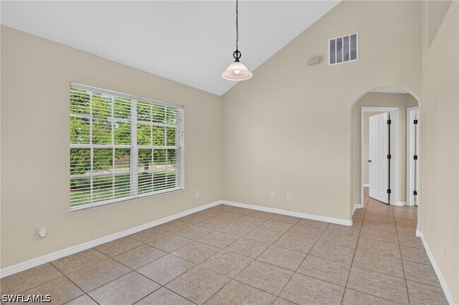 Building Photo - 523 SE 25th Ln