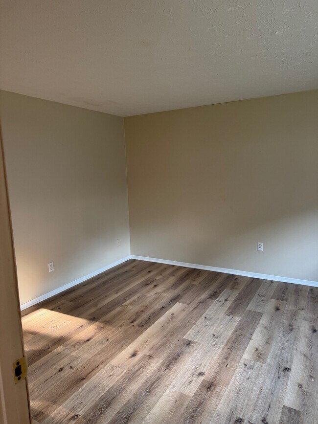 Foto del edificio - 5380 Eastgate Dr