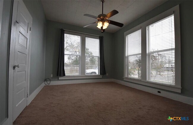 Foto del edificio - 109 E Bailey St