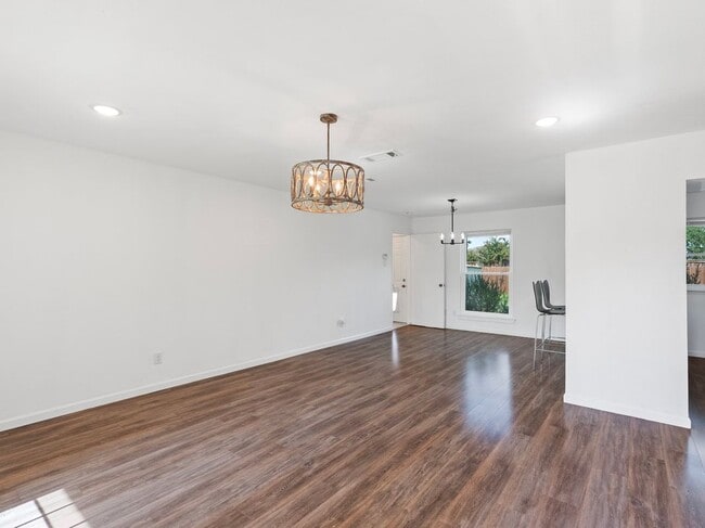 Building Photo - 204 Ocean Dr