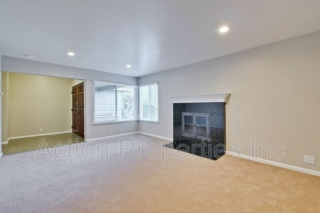 Building Photo - 826 Van Dyck Ct