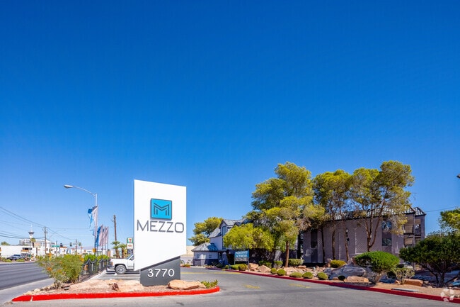 Building Photo - Mezzo Apartments